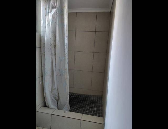 1 BEDROOM PROPERTY TO RENT IN LOMBARDY EAST